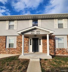 2276 Highland Hill Drive, St Peters, MO 63376