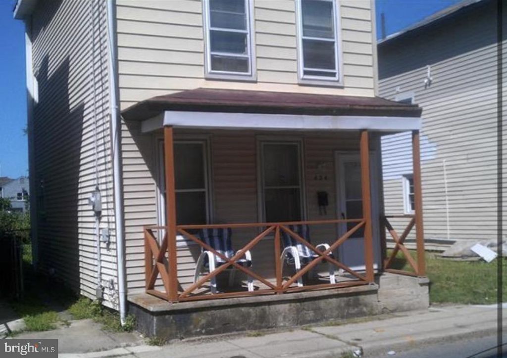 434 LAWRENCE ST, Burlington, NJ 08016