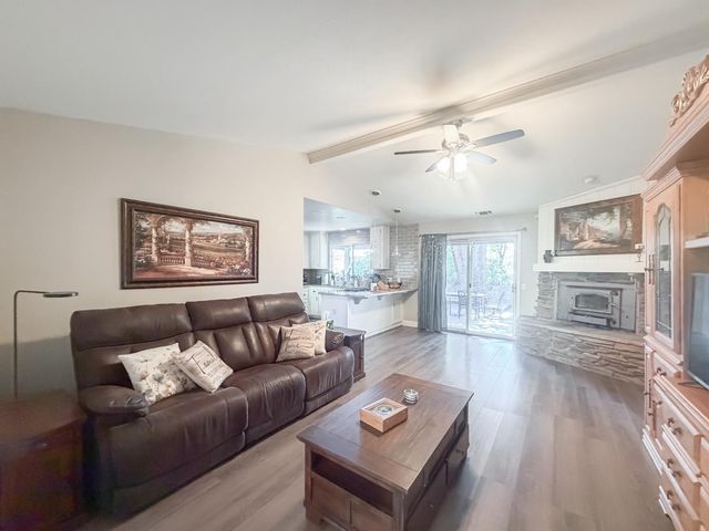 5500 Stately Oak Ln, Carmichael, CA 95608