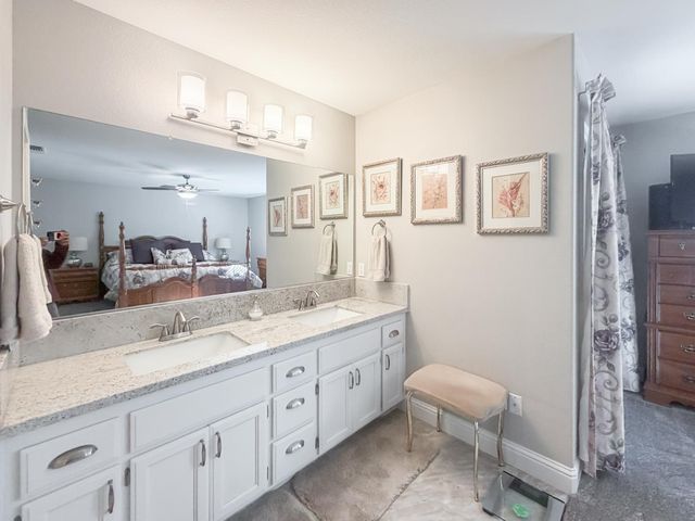 5500 Stately Oak Ln, Carmichael, CA 95608