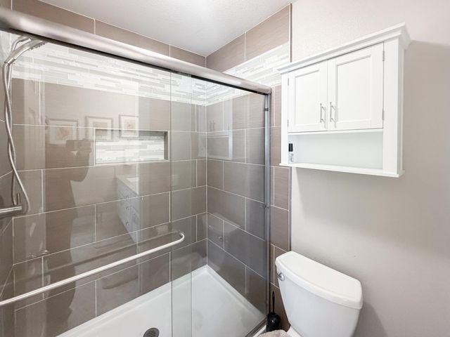 5500 Stately Oak Ln, Carmichael, CA 95608