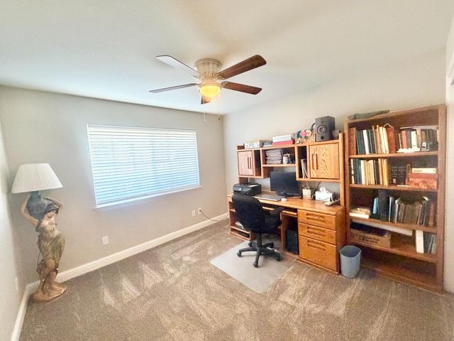 5500 Stately Oak Ln, Carmichael, CA 95608