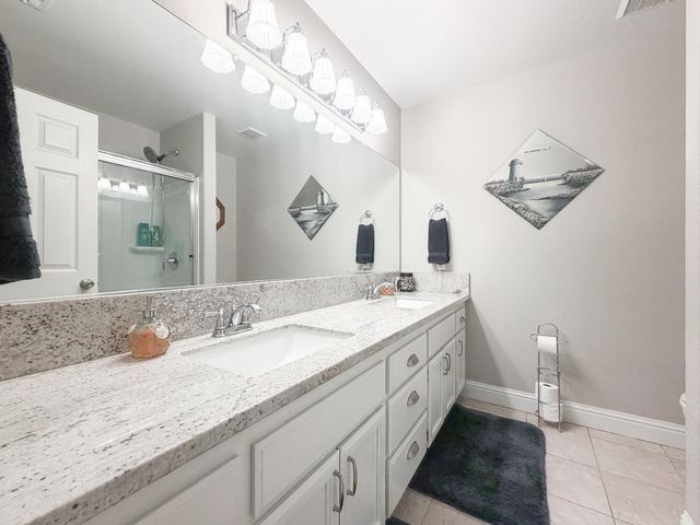 5500 Stately Oak Ln, Carmichael, CA 95608