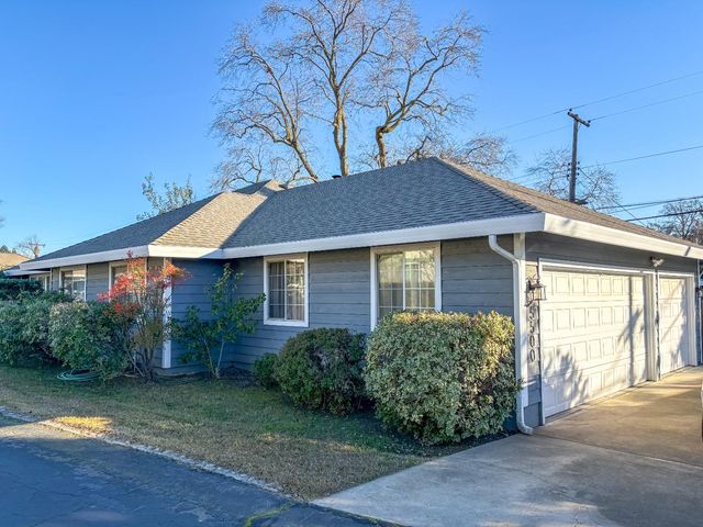 5500 Stately Oak Ln, Carmichael, CA 95608