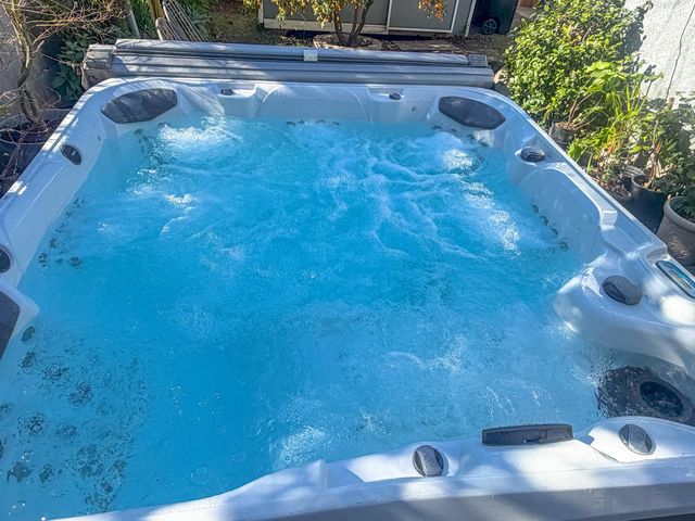 5500 Stately Oak Ln, Carmichael, CA 95608