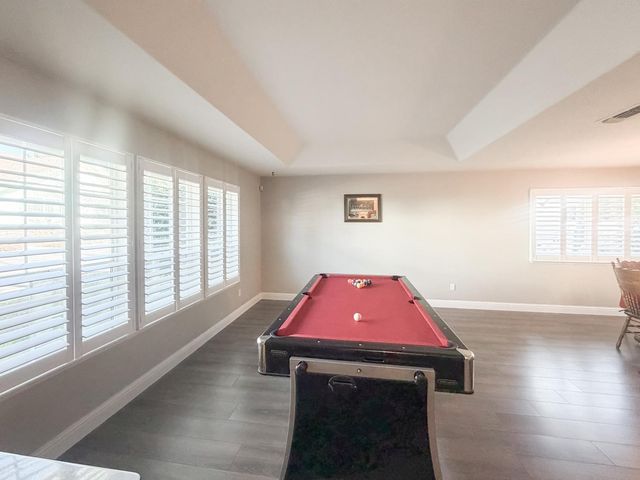 5500 Stately Oak Ln, Carmichael, CA 95608