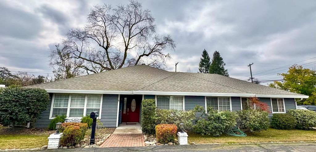 5500 Stately Oak Ln, Carmichael, CA 95608