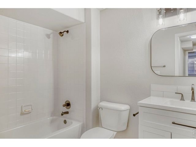 1966 Hillside Pl, Windsor, CO 80550