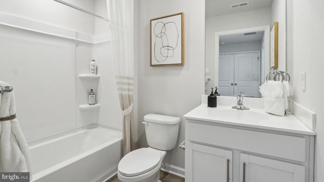 128 W MONTGOMERY AVE, Wildwood, NJ 08260