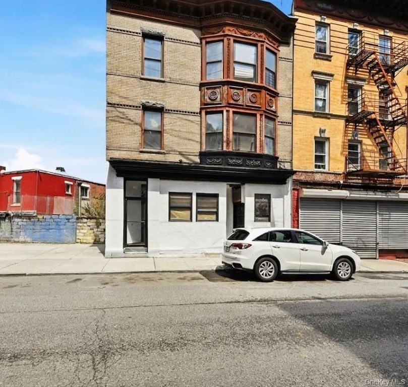 35 Lawrence Street 3, Yonkers, NY 10705