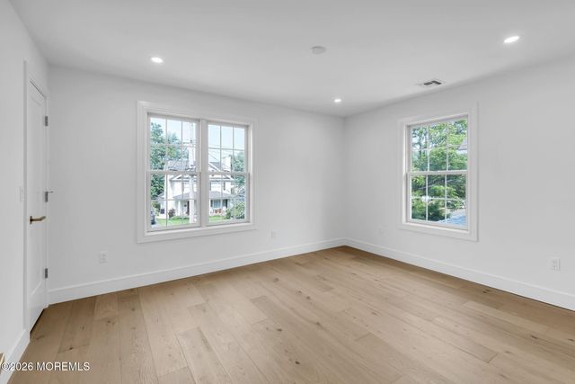 26 Center Street, Rumson, NJ 07760