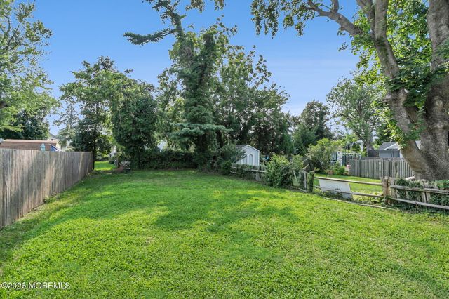26 Center Street, Rumson, NJ 07760