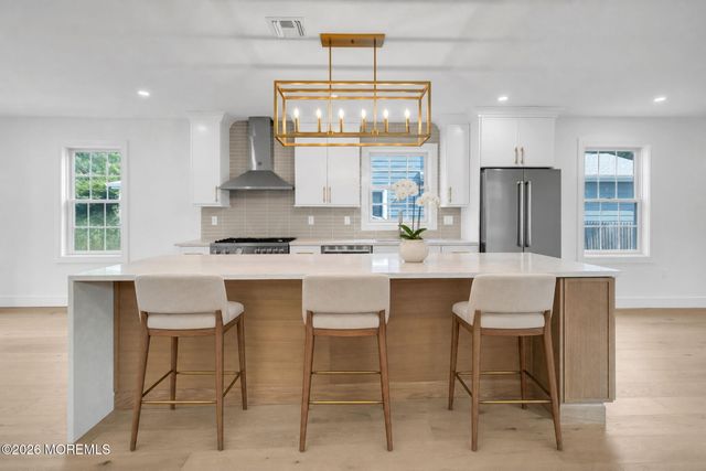 26 Center Street, Rumson, NJ 07760