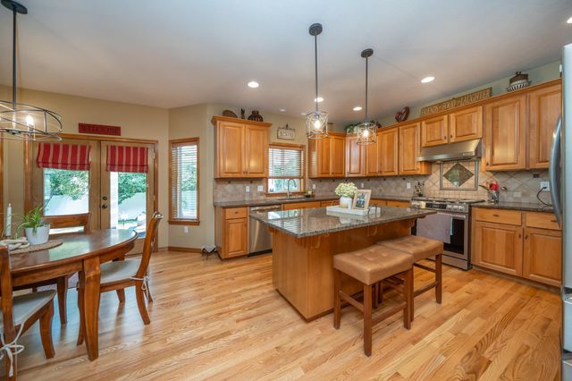 1017 E Golden Ct, Spokane, WA 99208