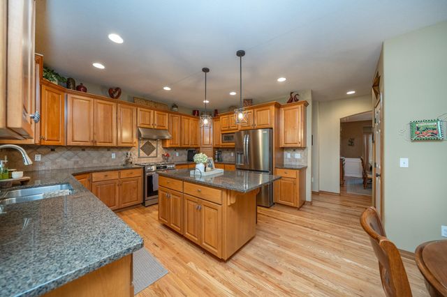 1017 E Golden Ct, Spokane, WA 99208