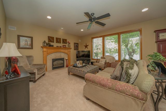 1017 E Golden Ct, Spokane, WA 99208