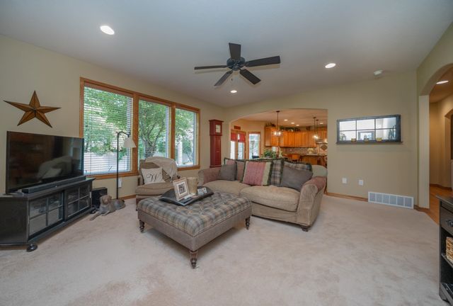 1017 E Golden Ct, Spokane, WA 99208