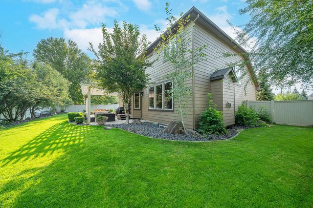 1017 E Golden Ct, Spokane, WA 99208