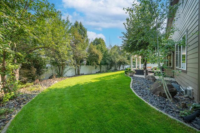 1017 E Golden Ct, Spokane, WA 99208