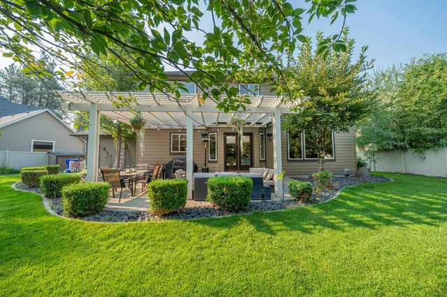 1017 E Golden Ct, Spokane, WA 99208