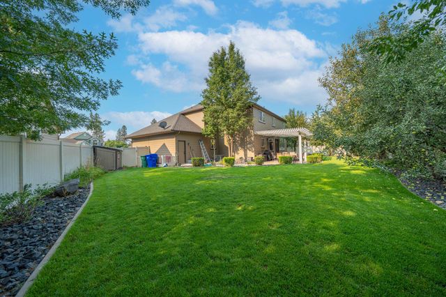 1017 E Golden Ct, Spokane, WA 99208