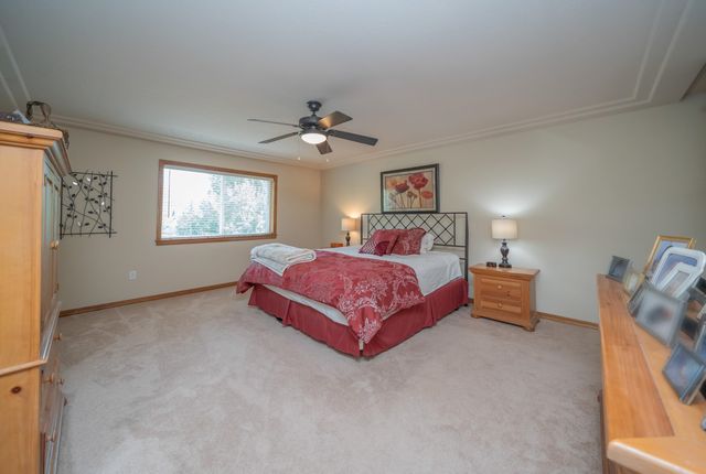 1017 E Golden Ct, Spokane, WA 99208