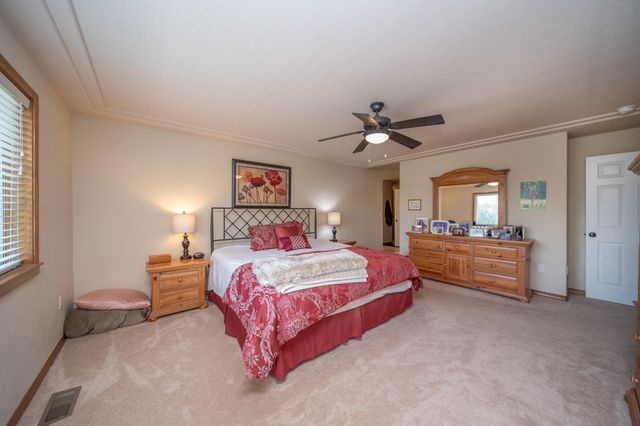 1017 E Golden Ct, Spokane, WA 99208