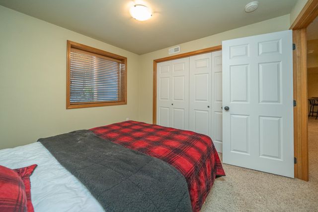 1017 E Golden Ct, Spokane, WA 99208