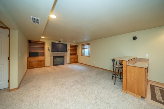 1017 E Golden Ct, Spokane, WA 99208