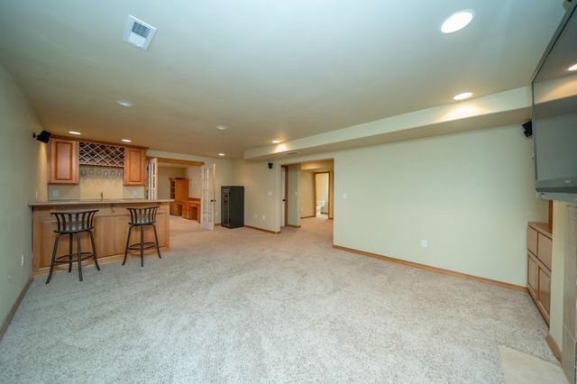 1017 E Golden Ct, Spokane, WA 99208