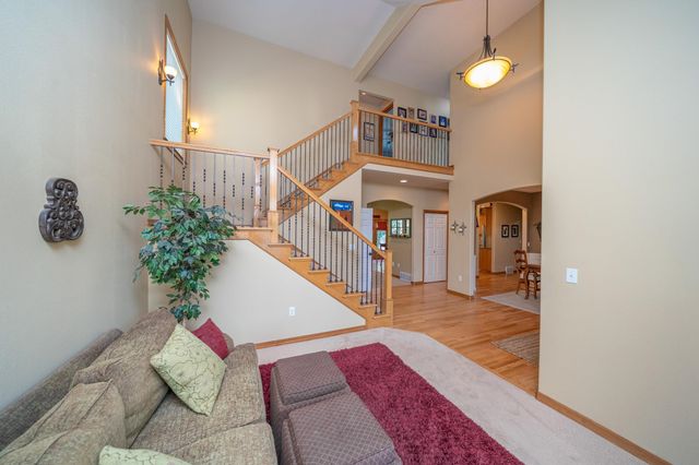 1017 E Golden Ct, Spokane, WA 99208