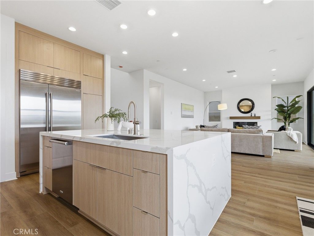 Image 10 of property listing at 27643 Juniper Lane, Valencia, CA 91381