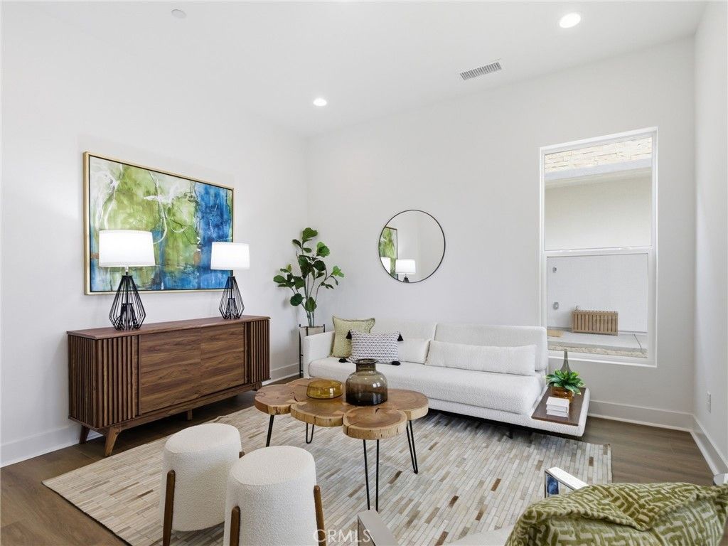 Image 14 of property listing at 27643 Juniper Lane, Valencia, CA 91381