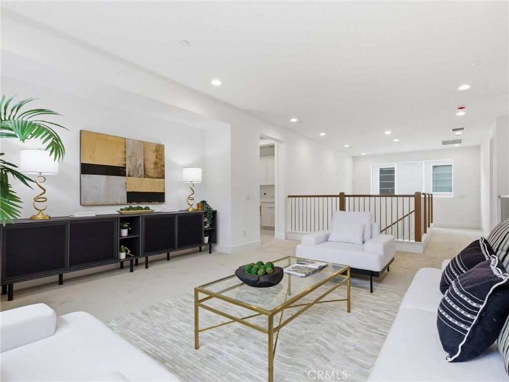 Image 19 of property listing at 27643 Juniper Lane, Valencia, CA 91381