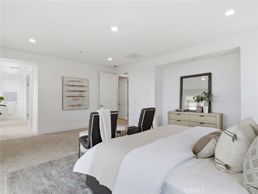 Image 25 of property listing at 27643 Juniper Lane, Valencia, CA 91381