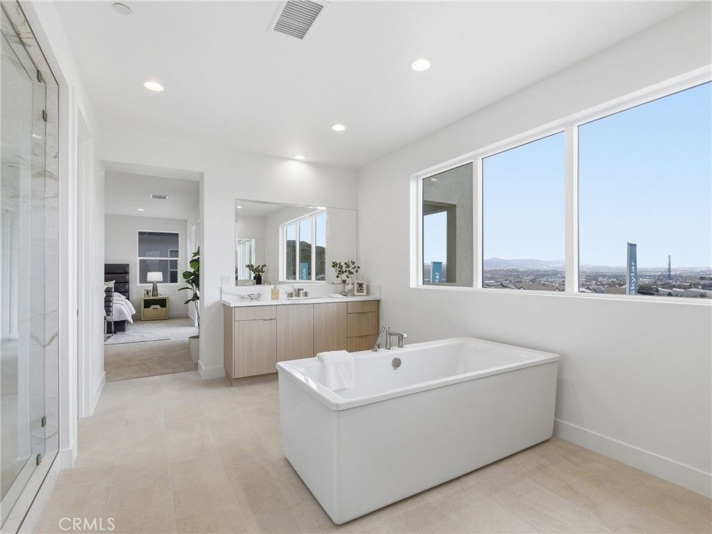 Image 26 of property listing at 27643 Juniper Lane, Valencia, CA 91381