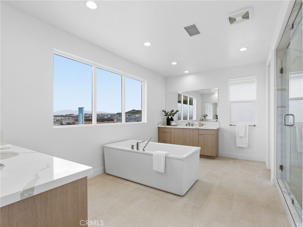 Image 27 of property listing at 27643 Juniper Lane, Valencia, CA 91381