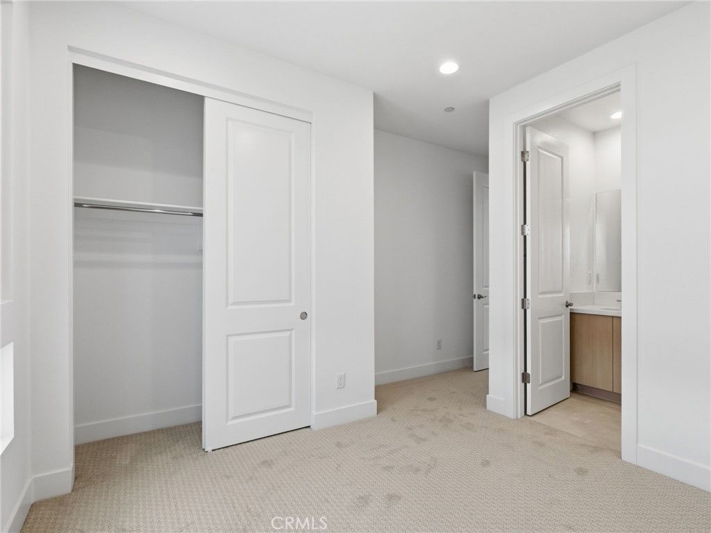 Image 32 of property listing at 27643 Juniper Lane, Valencia, CA 91381