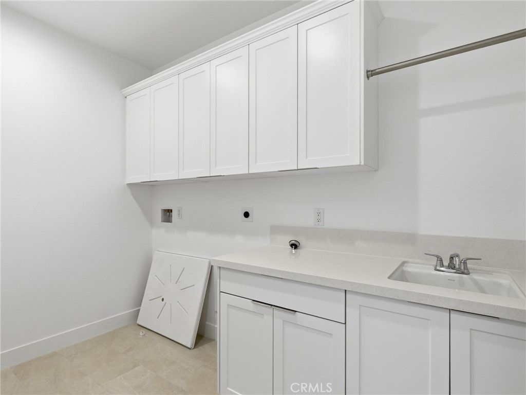 Image 40 of property listing at 27643 Juniper Lane, Valencia, CA 91381