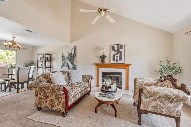 15150 Hollyhock Ct, Lathrop, CA 95330