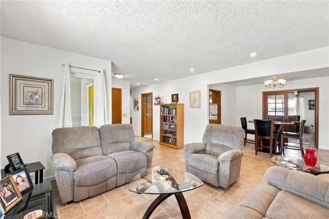 5101 Dewalt, Bakersfield, CA 93308