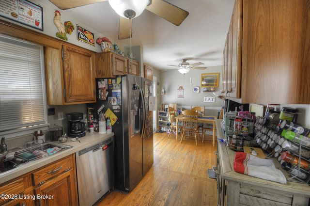 6303 Venango Dr, Louisville, KY 40258