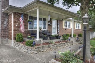 6303 Venango Dr, Louisville, KY 40258