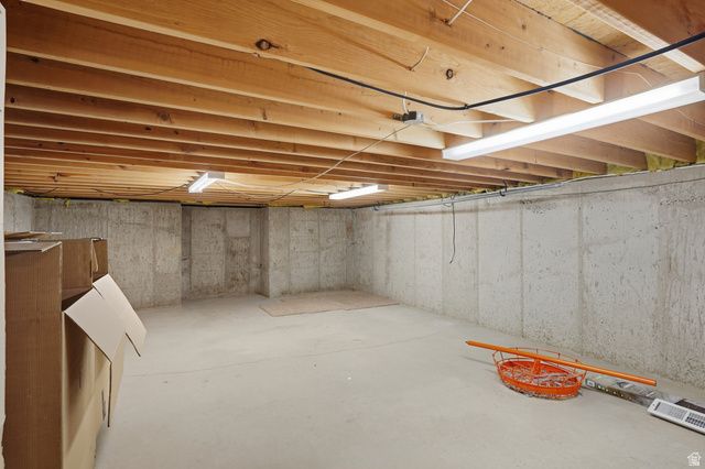 2244 N 1350 W, Clinton, UT 84015