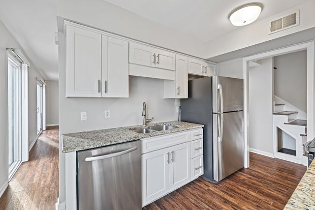 1900 Richard Jones Rd Apt V10, Nashville, TN 37215