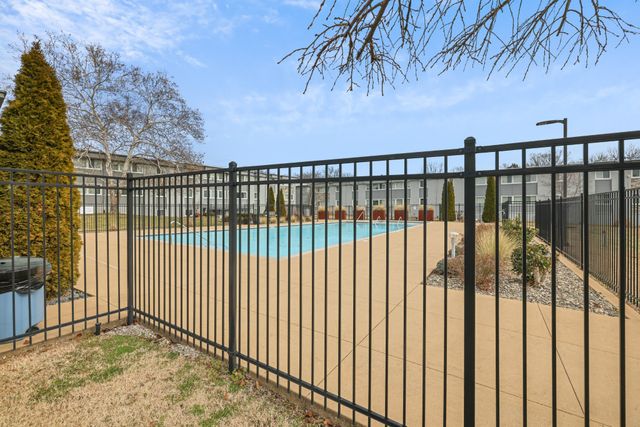 1900 Richard Jones Rd Apt V10, Nashville, TN 37215