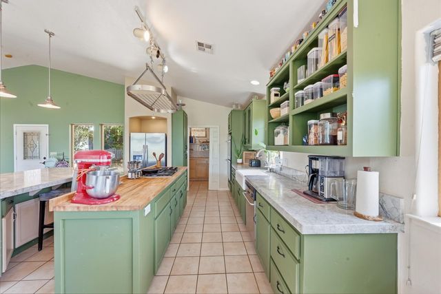 8857 Miwok Trl, Mokelumne Hill, CA 95245