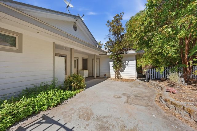 8857 Miwok Trl, Mokelumne Hill, CA 95245