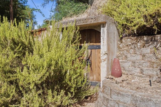 8857 Miwok Trl, Mokelumne Hill, CA 95245