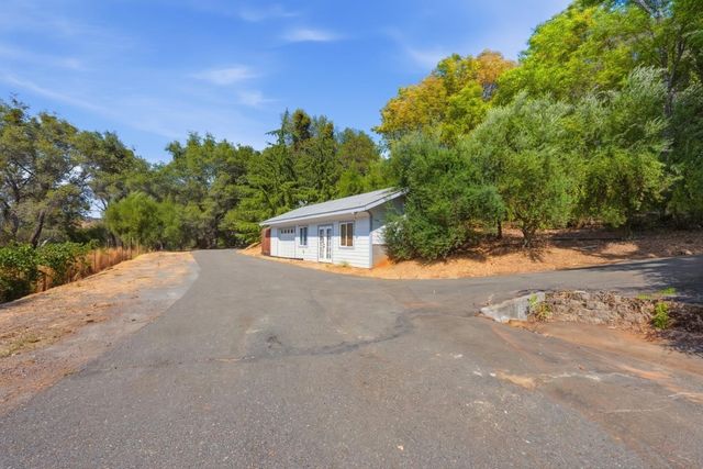 8857 Miwok Trl, Mokelumne Hill, CA 95245